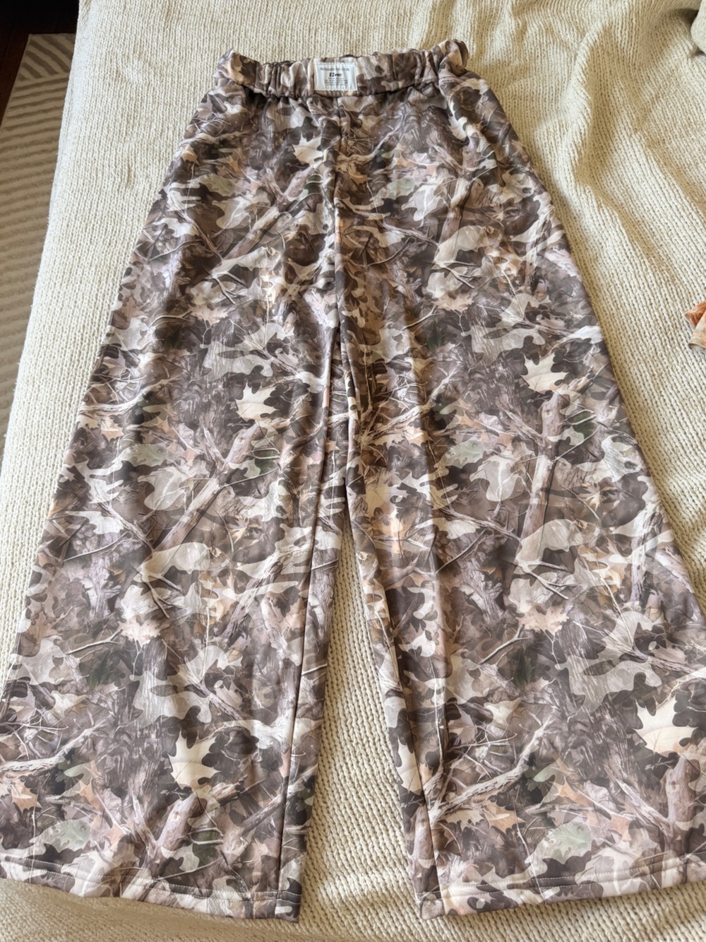Camo sweat pants wide leg